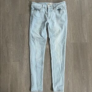 Light Blue Levi’s 711 Skinny Jeans